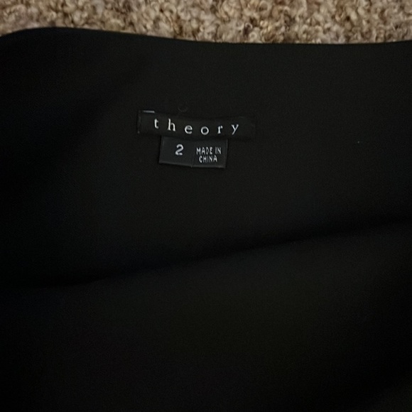 Theory tuxedo skirt size 2 - Picture 4 of 8